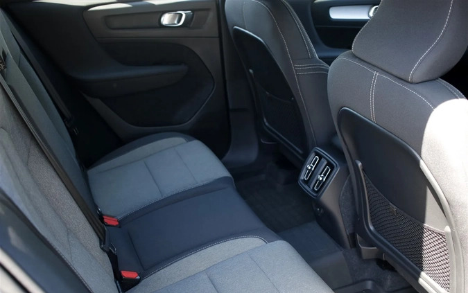 Volvo XC 40 cena 152222 przebieg: 29935, rok produkcji 2023 z Dąbrowa Tarnowska małe 529